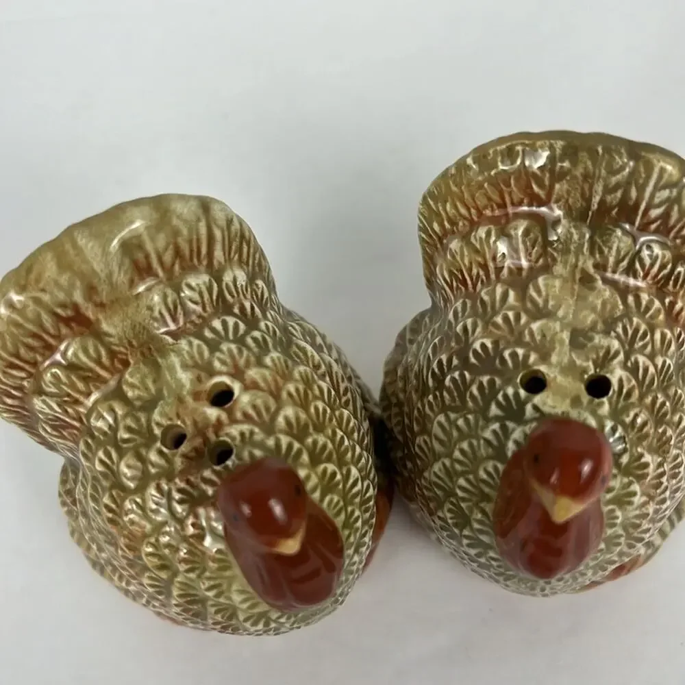 Turkey Salt Pepper Shaker Set Ceramic Brown Gold Green Thanksgiving Fall